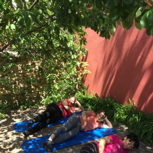 Pilates Saint Maur - Cours de mat -side kicks